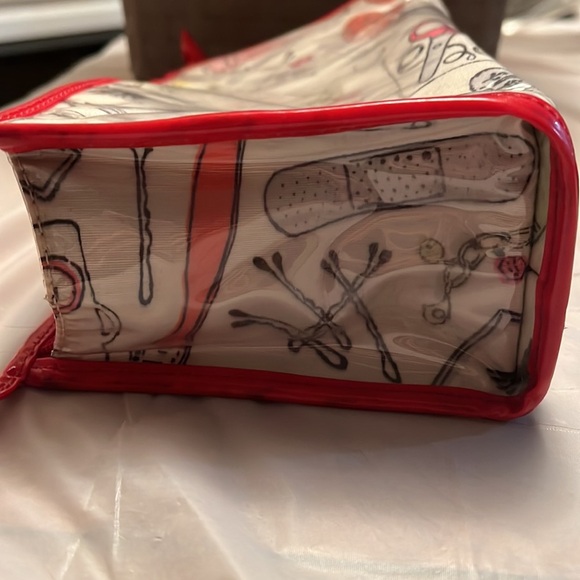 Kate Spade Make-Up Case - Picture 4 of 7